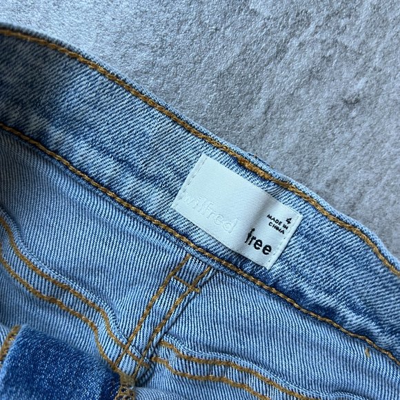 Wilfred Free Nikki Relaxed Denim Shorts - Picture 4 of 6